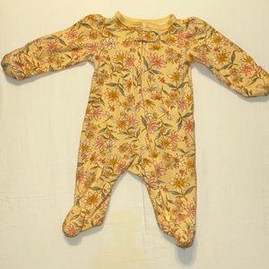 Set of 2 Newborn Baby Girl Outfits (Carter’s and Gerber)